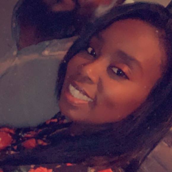Profile Picture of April Rutledge (@aprillashay15) on Poshmark