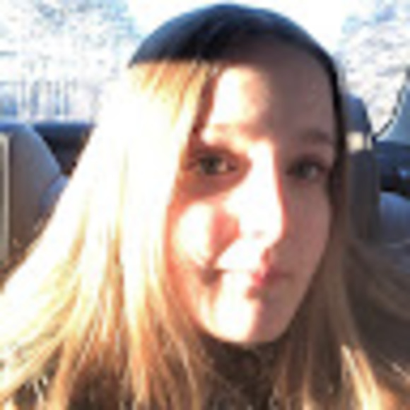 Profile Picture of Delaney Steblay (@dfsteblay) on Poshmark