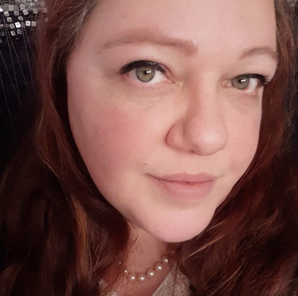 Profile Picture of Jeannie Gasal (@jaggygasal) on Poshmark