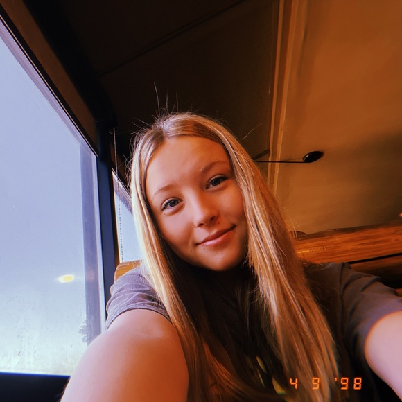 Profile Picture of Danikay Asplin (@danikay6) on Poshmark
