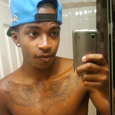 Profile Picture of Cleo Perry (@Funnyboul_Cleo) on Twitter