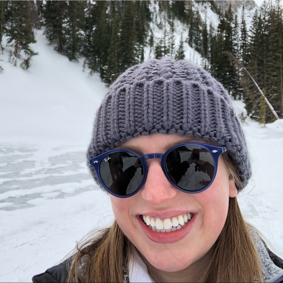 Profile Picture of Victoria Stevens (@vis10005) on Poshmark