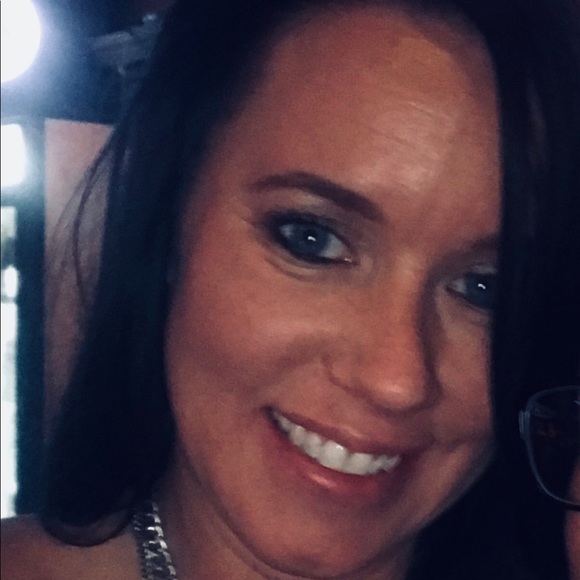 Profile Picture of Mandie Sload (@msload) on Poshmark