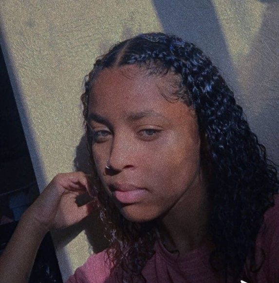 Kionna Kionna - Poshmark Profile Picture of Kionna Kionna (@kionnakionna) on Poshmark