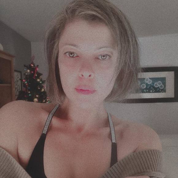 Profile Picture of Sonia Haddad (@soniahaddad) on Poshmark