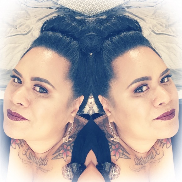 Profile Picture of Momi Borling (@mborling3276) on Poshmark