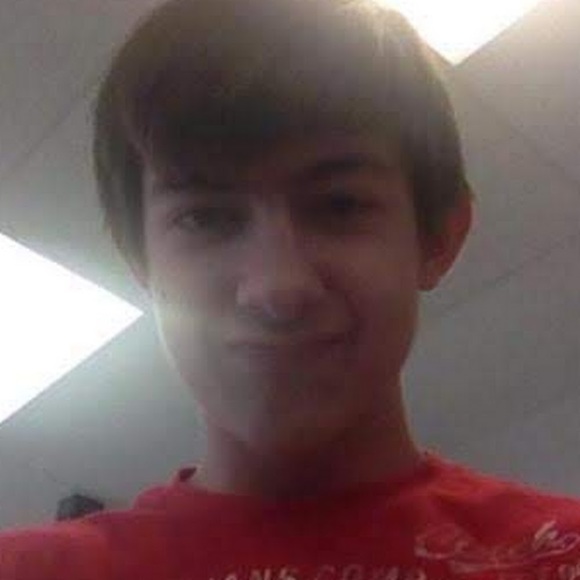 Profile Picture of Tanner Lowe (@tannerlowe11) on Poshmark
