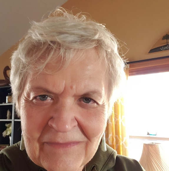 Profile Picture of Mary Hanson (@maryann_hanson) on Poshmark