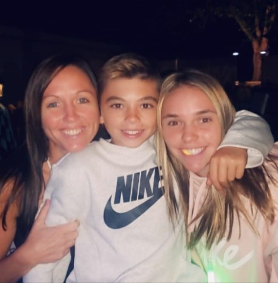 Profile Picture of Kelly Luckenbill (@kellyluckenbill) on Poshmark