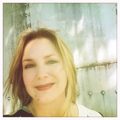 Profile Picture of Julie Hoyt Savasky (@juliehsavasky) on Twitter