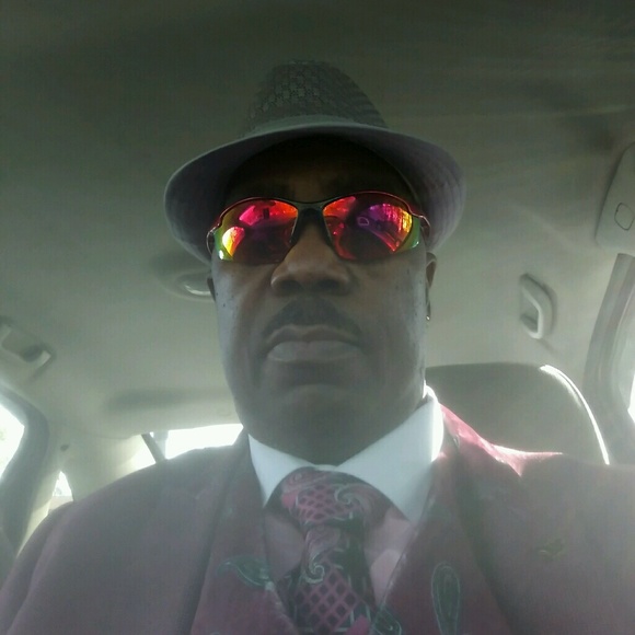 Profile Picture of Mario Bowen (@rioma) on Poshmark
