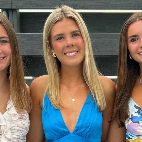 Profile Picture of Mallory Kreth (@8674407) on Poshmark