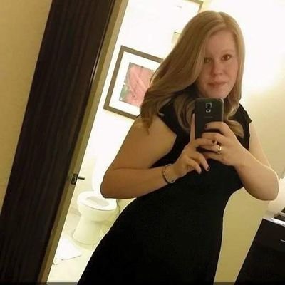 Profile Picture of Emily Eckhoff (@embowler14) on Twitter