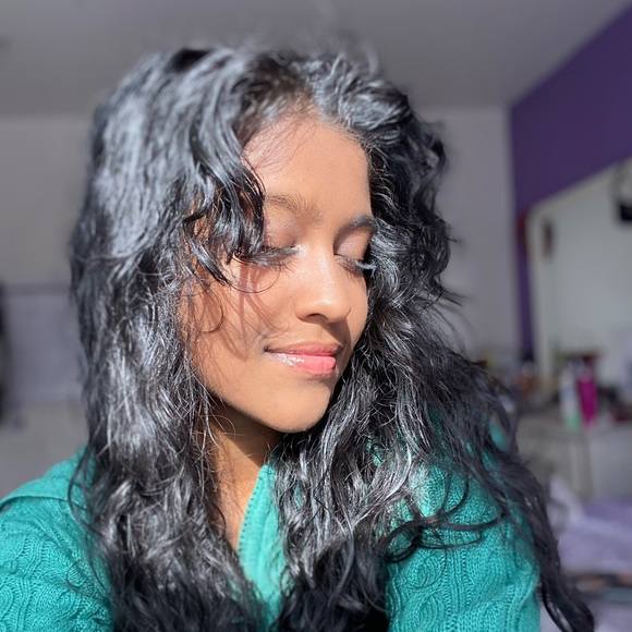 Profile Picture of Claire Koilpillai (@cl_aire) on Poshmark