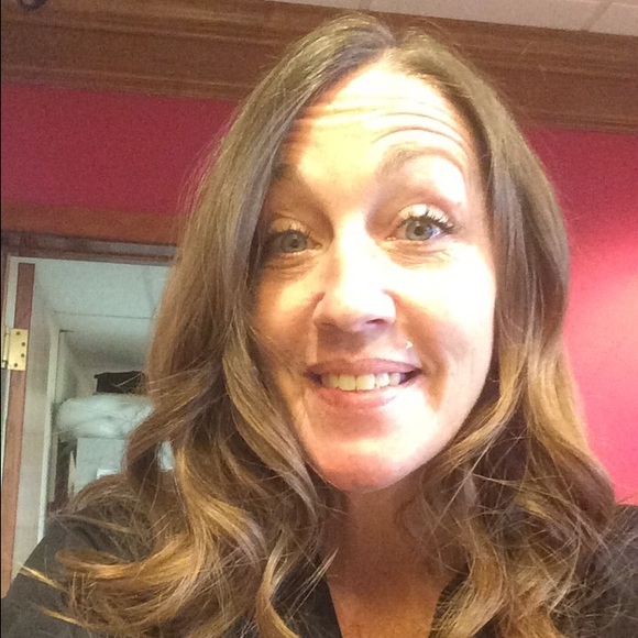 Profile Picture of Traci Gallion (@trgallion) on Poshmark