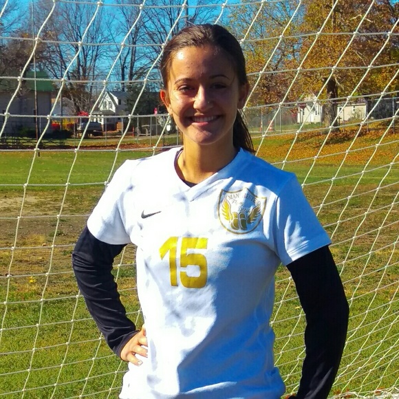 Profile Picture of Sheila Andreone (@gcdrpqyov) on Poshmark