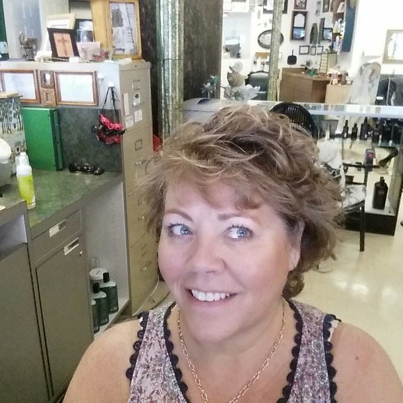 Profile Picture of Tamie Hendrickson (@tamagram) on Poshmark