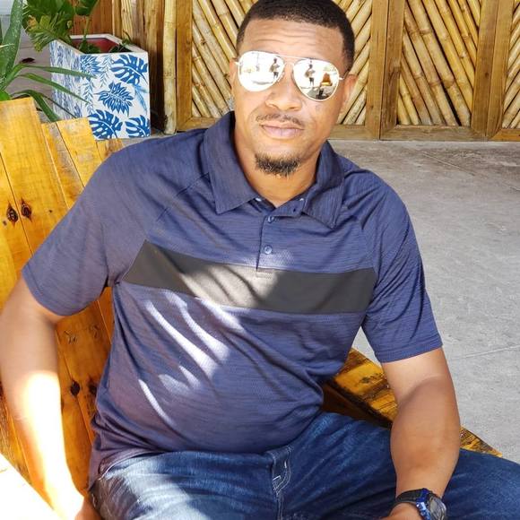 Profile Picture of Tone Uzzell (@rtuzzell) on Poshmark