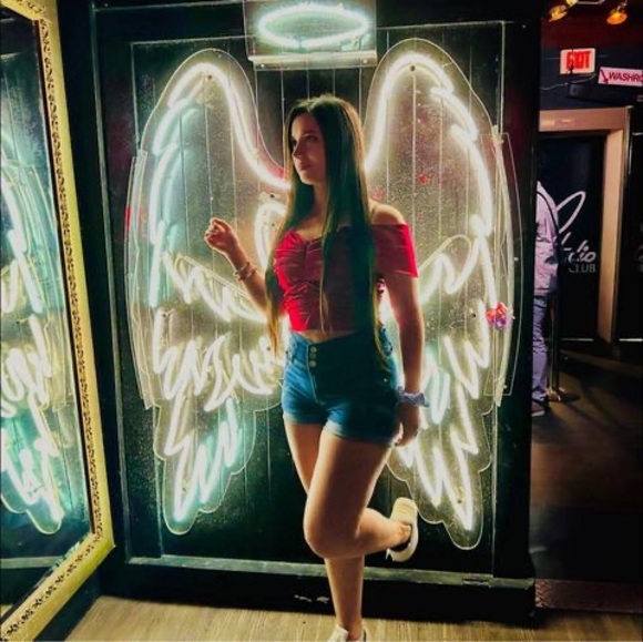 Profile Picture of Taty Obando (@tatianag94) on Poshmark