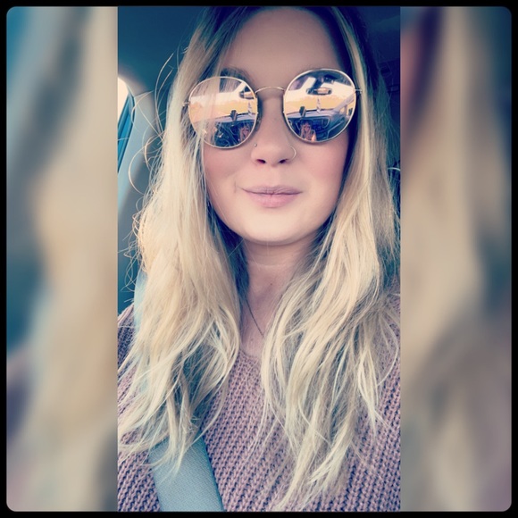 Profile Picture of Amanda Fogle (@amandafogle366) on Poshmark