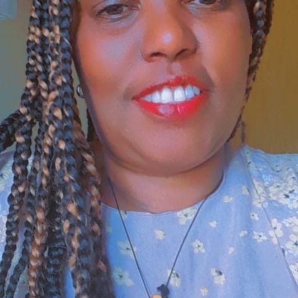 Profile Picture of Messeret Sinky (@sinkumesseret) on Poshmark