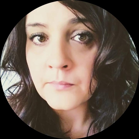 Profile Picture of Tina Phillips (@tinafaye40) on Poshmark