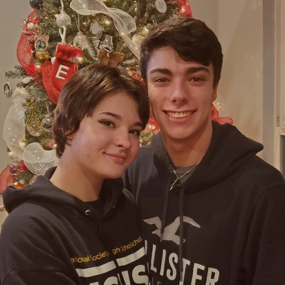 Profile Picture of Joey Wolfe (@joeywolfe7) on Poshmark