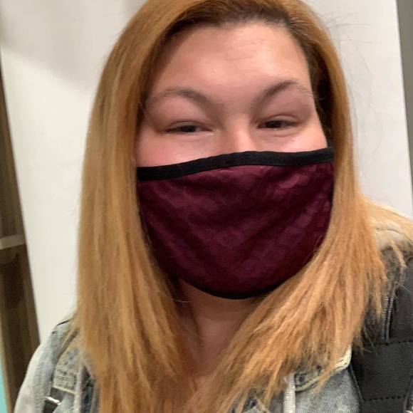 Profile Picture of Althaea Fawn (@althaeafawn) on Poshmark