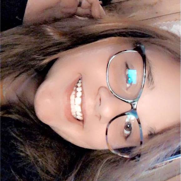 Aaliyah Gehling - Poshmark Profile Picture of Aaliyah Gehling (@gehlingaaliyah) on Poshmark