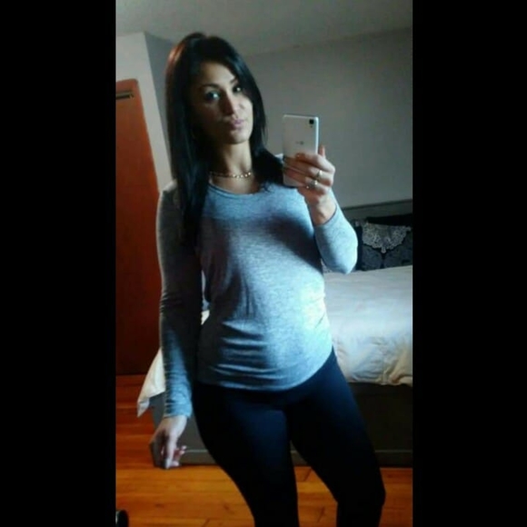 Brittany Dufresne - Poshmark Profile Picture of Brittany Dufresne (@dufresne1026) on Poshmark