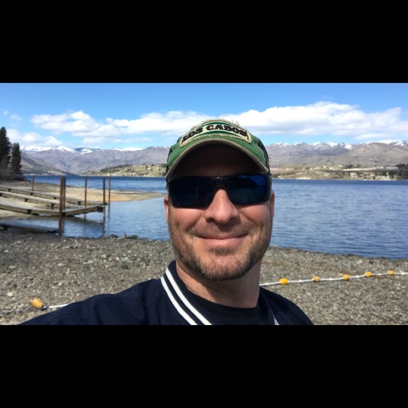 Profile Picture of Mark Riggs (@diverriggs) on Poshmark