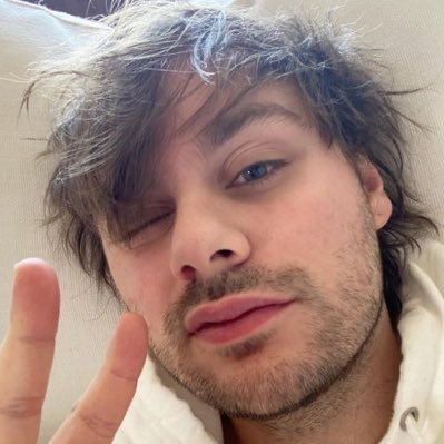 Profile Picture of G¹ᴰ Loves Louis & Michael (@0nlythebrave_) on Twitter