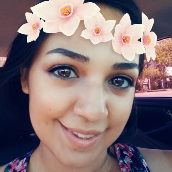 Jessica Hardson - Poshmark Profile Picture of Jessica Hardson (@blessica2018) on Poshmark