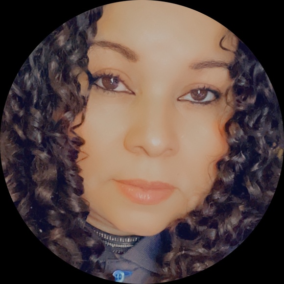 Profile Picture of Griselda Moreno (@risitos17) on Poshmark