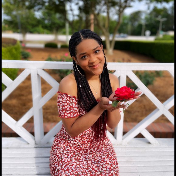 Profile Picture of Janaea Surles (@janaeaellise) on Poshmark