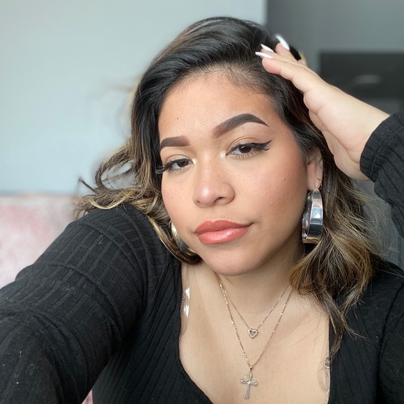 Profile Picture of Jemima Chima (@jem_chima) on Poshmark