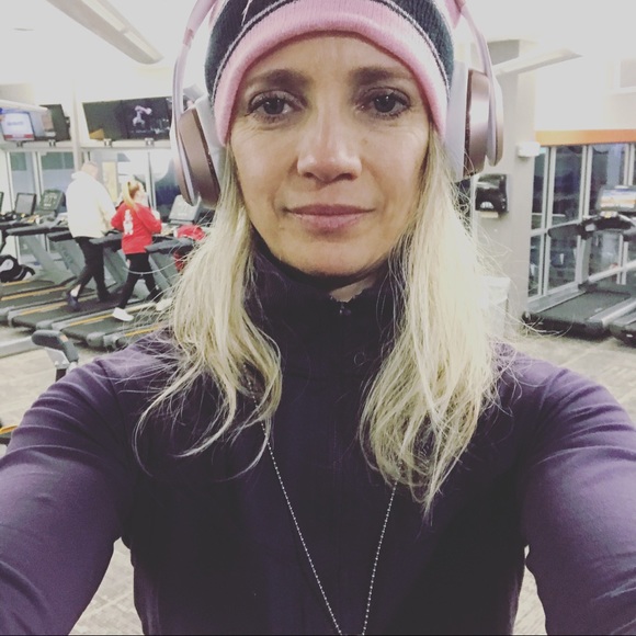 Profile Picture of Robin Imonti (@notwithoutheels) on Poshmark