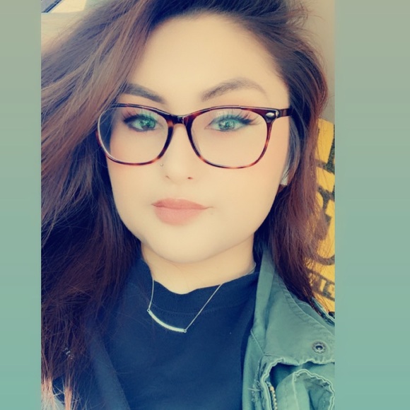 Profile Picture of Ingrid Alvarez (@ingridyamileth7) on Poshmark