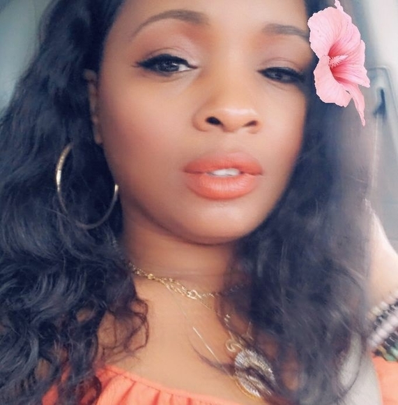 Profile Picture of Rasheda Davis-webster (@shedamo) on Poshmark