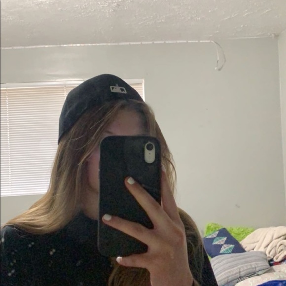 Profile Picture of Jinelle Halbert (@jinellehalbe252) on Poshmark