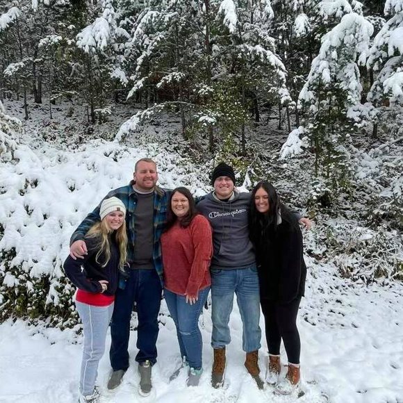 Profile Picture of Hannah Parkerson (@hannahparkerson) on Poshmark