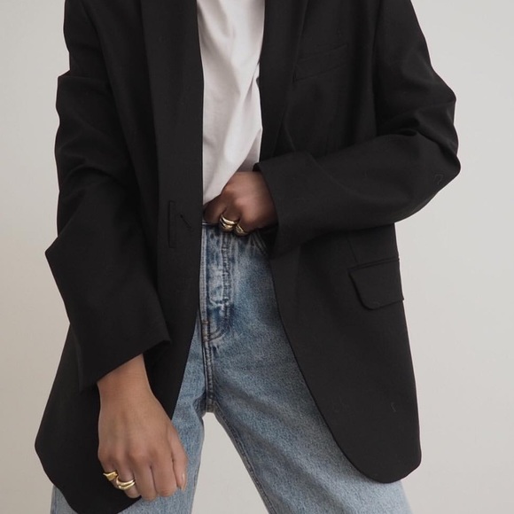 Profile Picture of Julia Solovey (@whowearwhat) on Poshmark