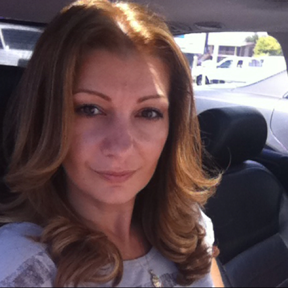 Profile Picture of Ivana Fields (@teaivana) on Poshmark