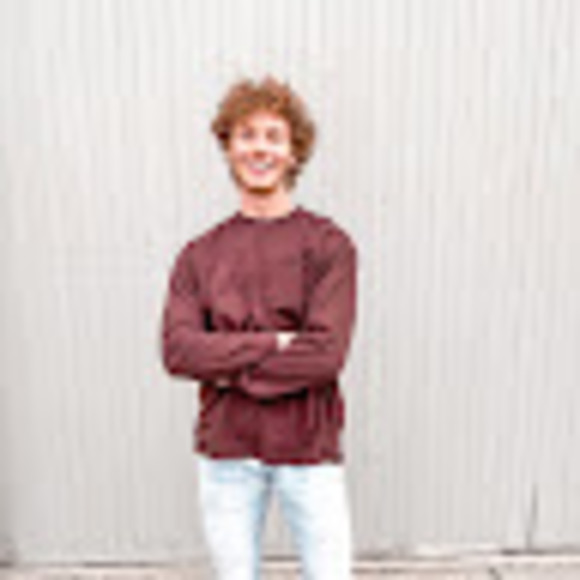 Profile Picture of Jake Henne (@jakehenne1679) on Poshmark