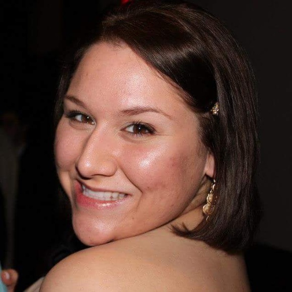 Rose Kravos - Poshmark Profile Picture of Rose Kravos (@kissfroma) on Poshmark