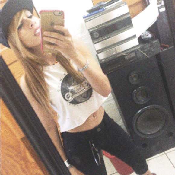 Profile Picture of Gisely Ortiz (@gisely11) on Poshmark