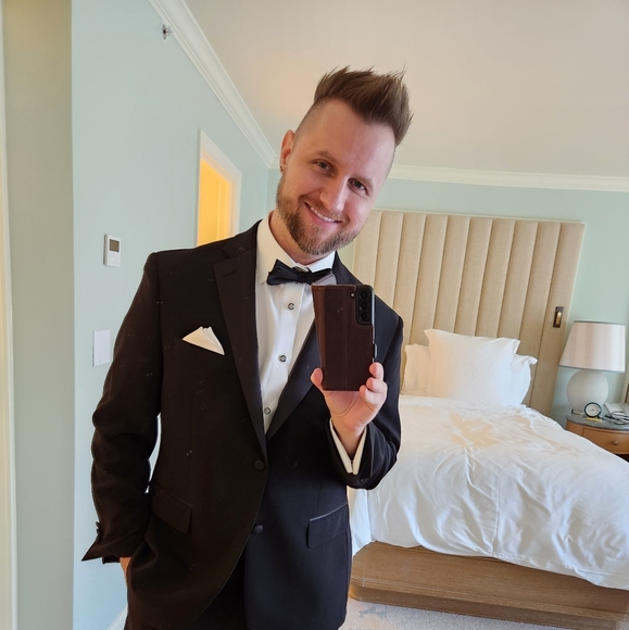 Profile Picture of Daniel Broweleit (@danielbroweleit) on Poshmark