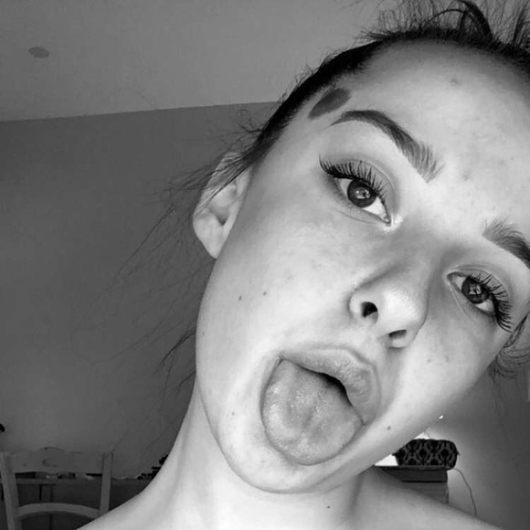 Profile Picture of Kylee Raiano (@kyleerai) on Poshmark