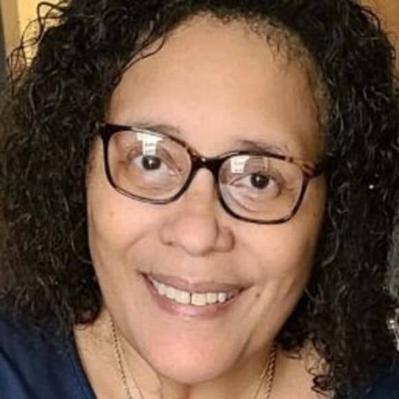 Profile Picture of Crystale Heathman (@crystale_h) on Poshmark