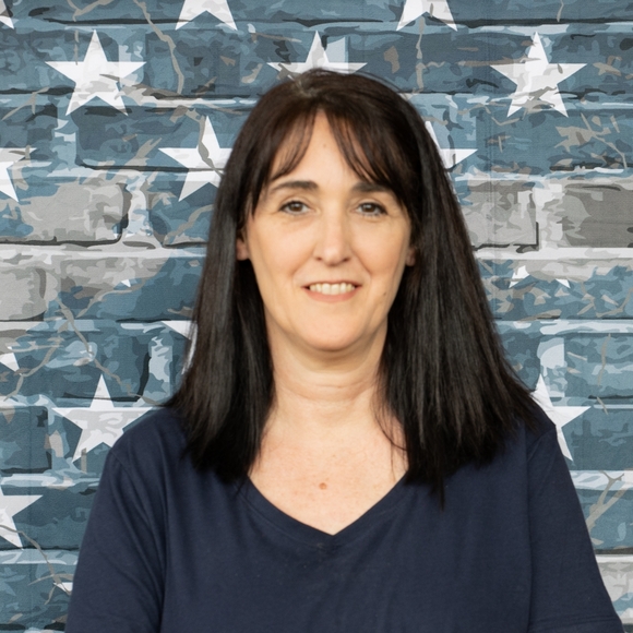 Profile Picture of Delane Edwards (@poshbargainhunt) on Poshmark